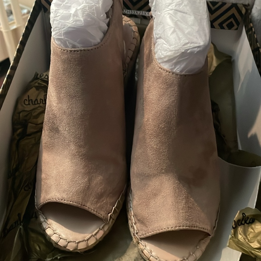 Charles by Charles David Najda Tan Wedge Sandals – Size 6M NIB - Picture 5 of 16